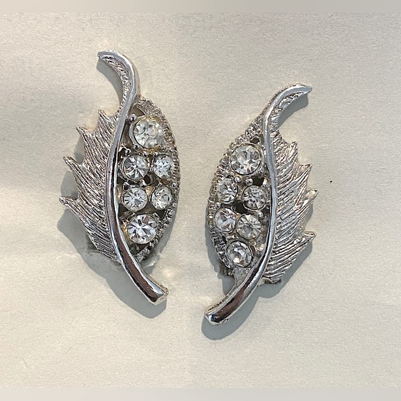 Leaf Crystal Clip On Earring - Picture 1 of 4